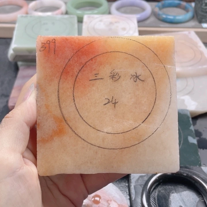 未镶嵌手镯石英质玉定制