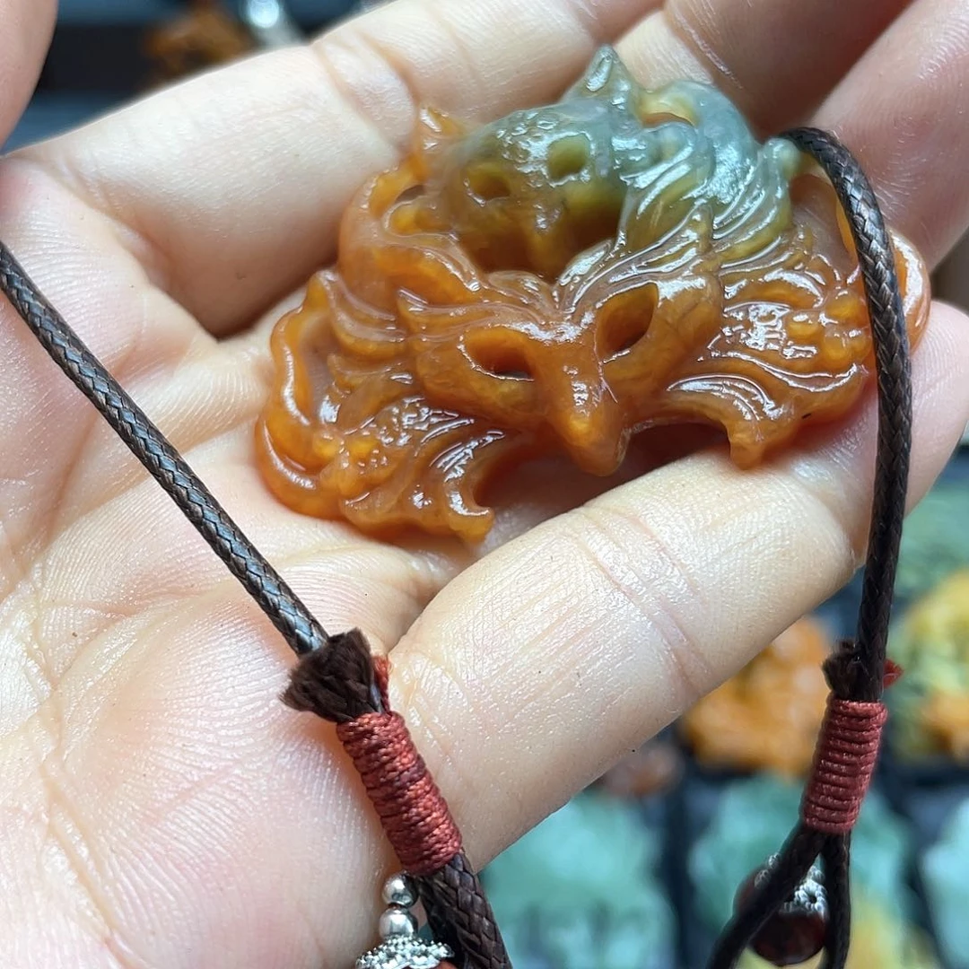 蛇纹石玉未镶嵌颈饰灵*龍