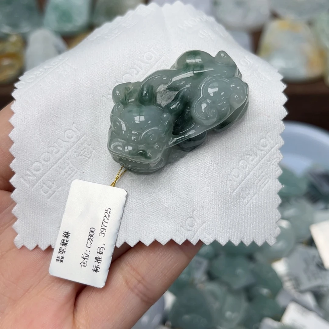 颈饰未镶嵌翡翠貔貅