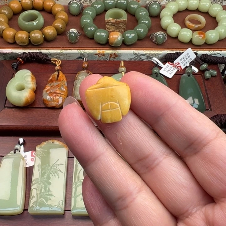 三****岫岩河磨玉（透闪石质玉）未镶嵌颈饰