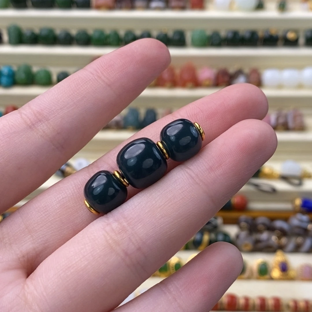 翡翠18K金镶嵌颈饰三连珠