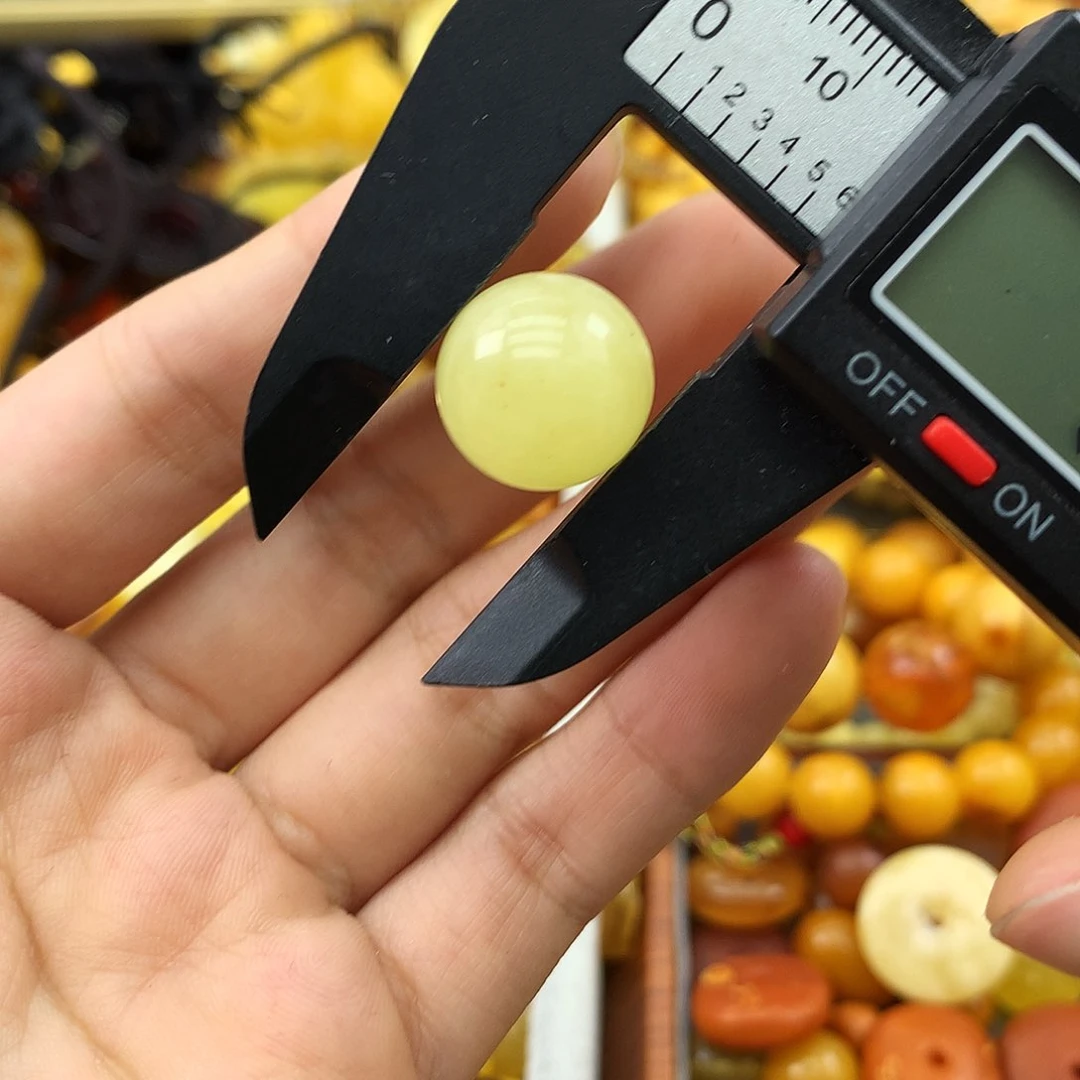 未镶嵌琥珀珠宝奇石