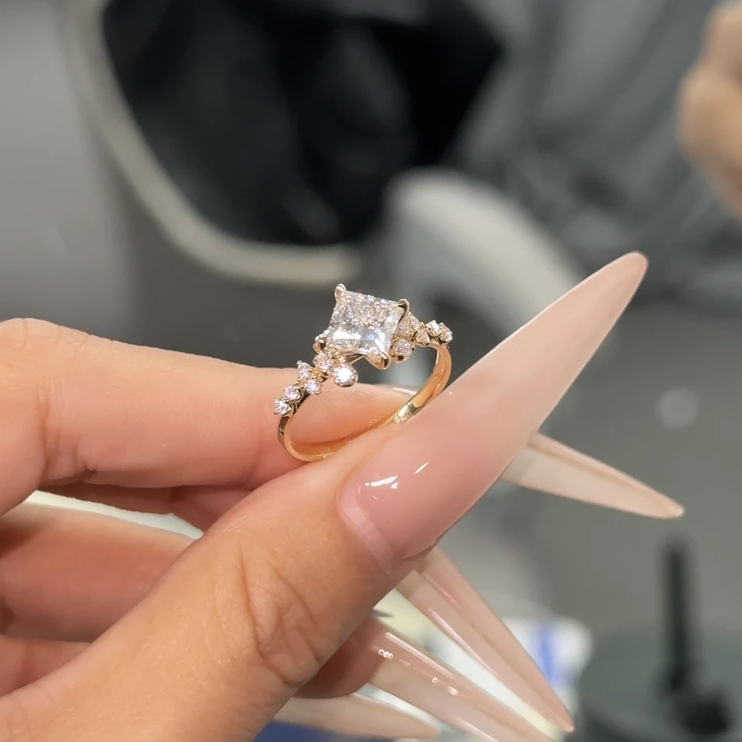 实验室培育钻石【钻石山谷】1.2克拉18K金梦幻公主方设计款戒指