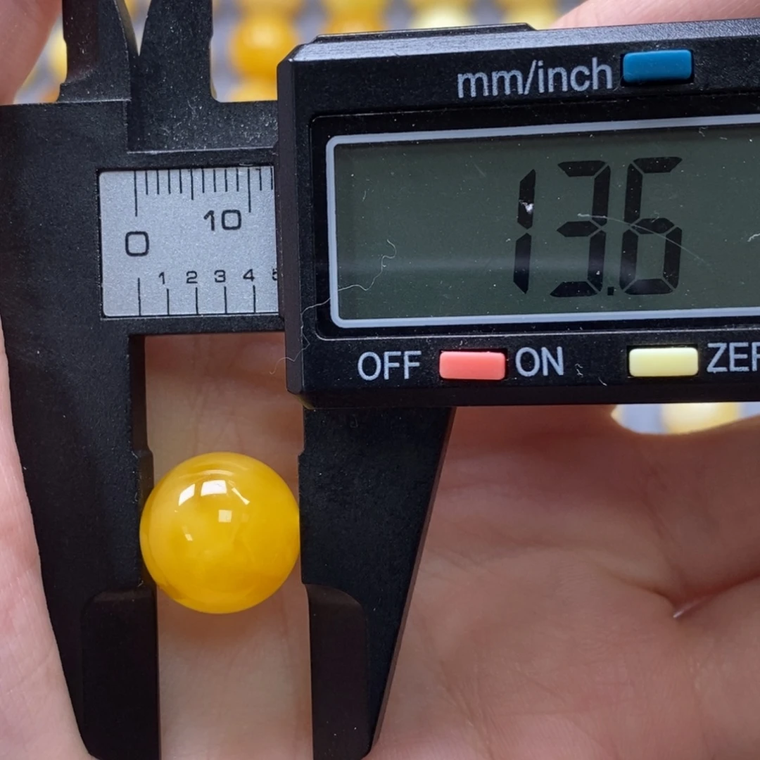 琥珀未镶嵌裸石纯天然