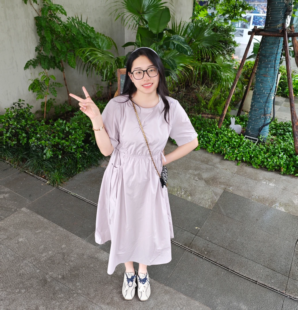 LOV3大码定制女装韩系圆领连衣裙夏季2025正肩腰部抽绳气质显瘦裙