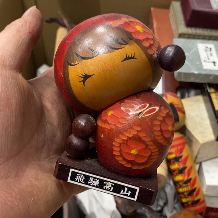 皮***姐中古品有微瑕，谨慎入手