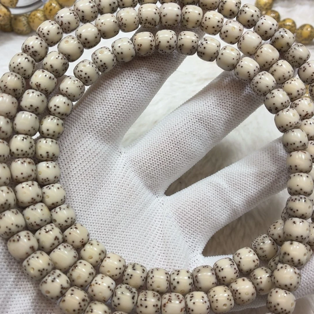 阳***_星月菩提手串瓷白87头条