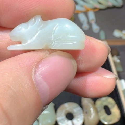 和田玉（青玉）车挂未镶嵌