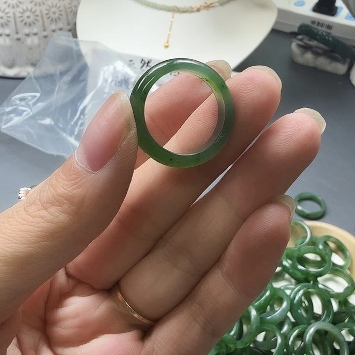 未镶嵌戒指和田玉40