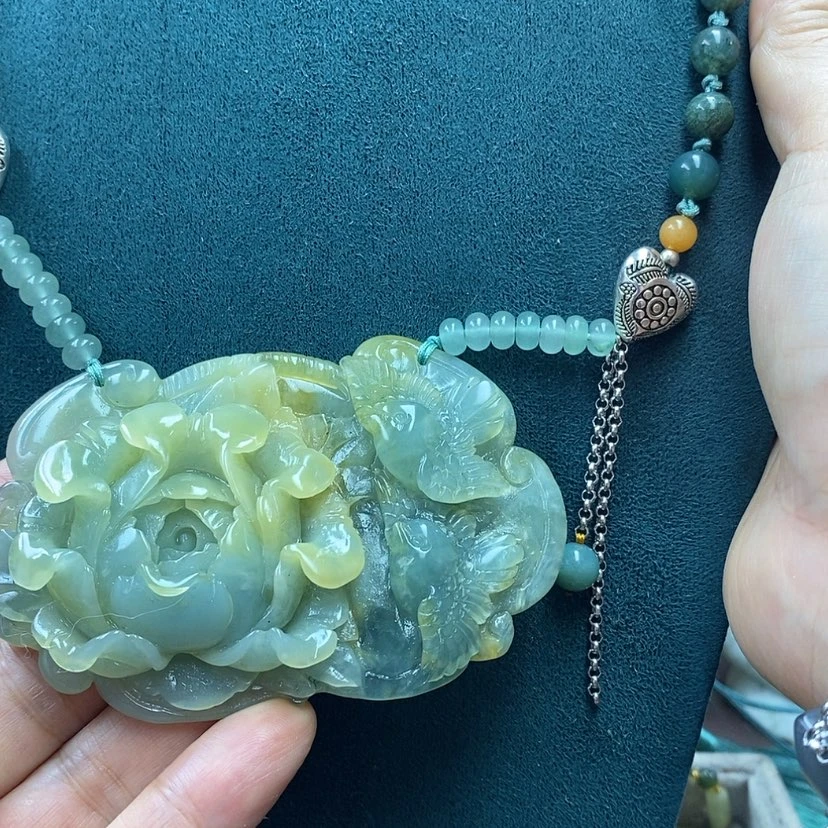 【闪购商品】蛇纹石玉未镶嵌吊坠