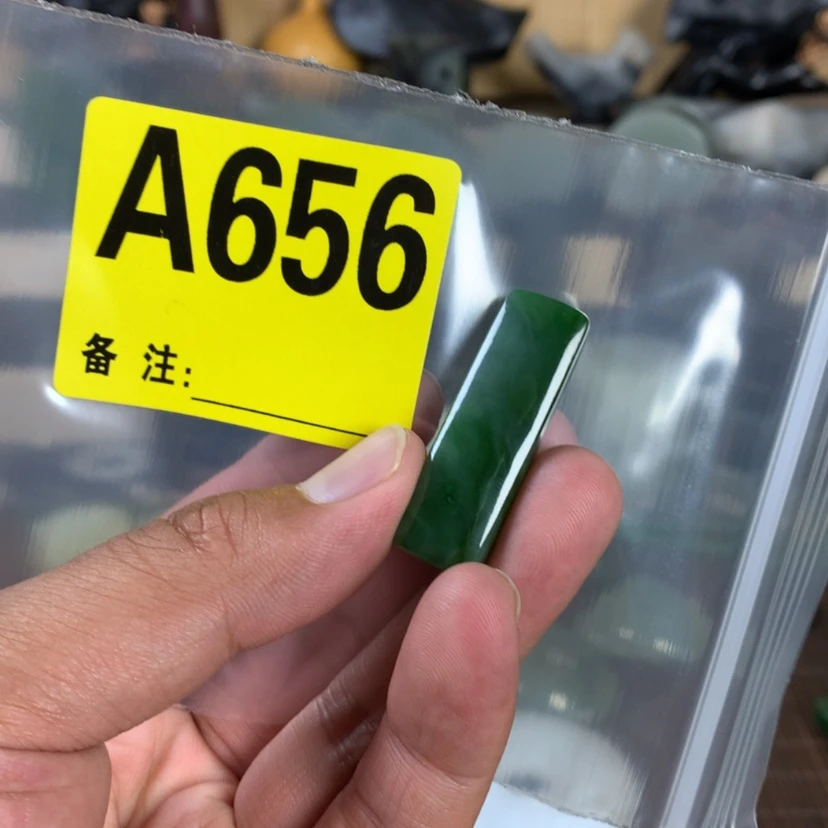 【闪购商品】和田玉未镶嵌珠宝半成品?****