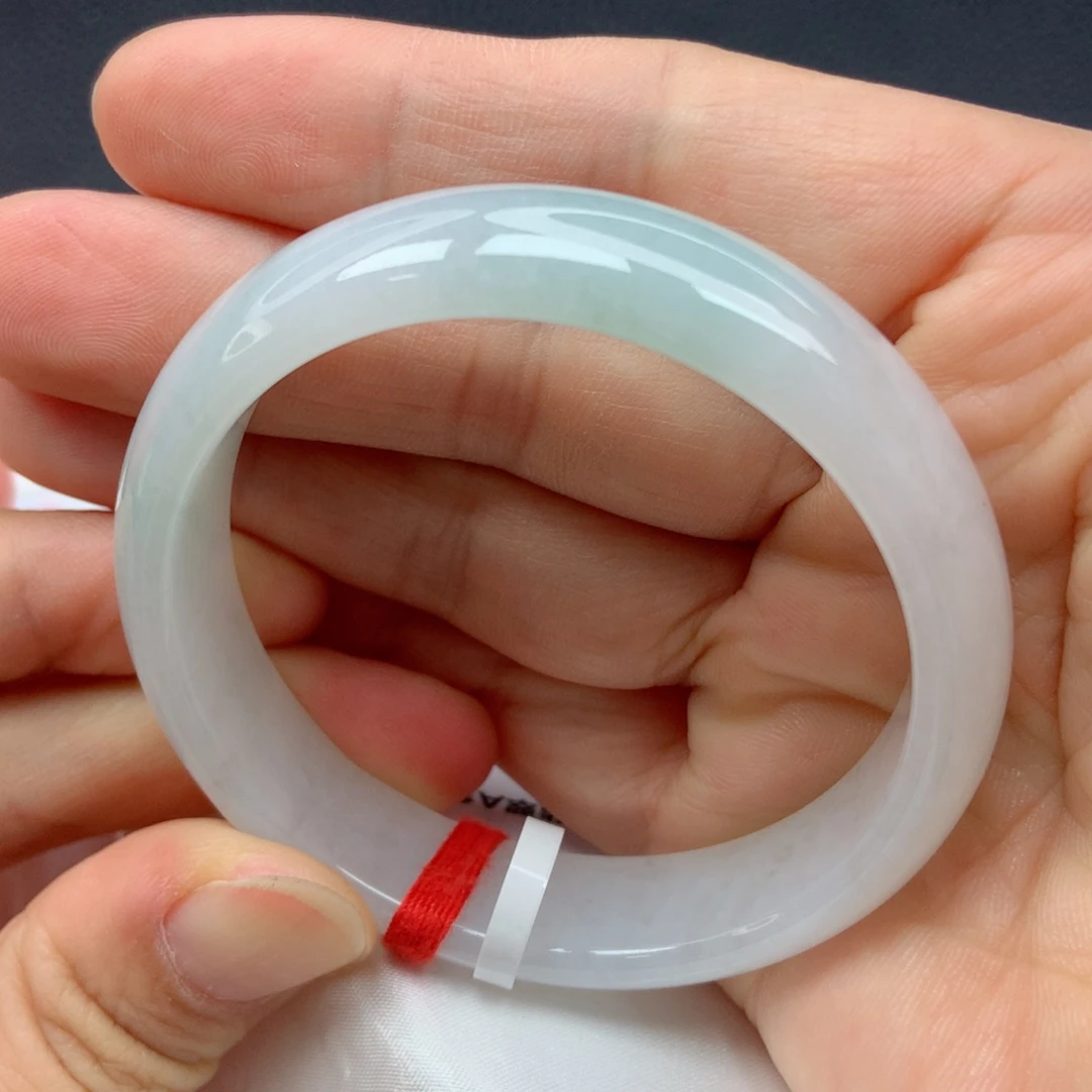 翡翠手镯未镶嵌51圈