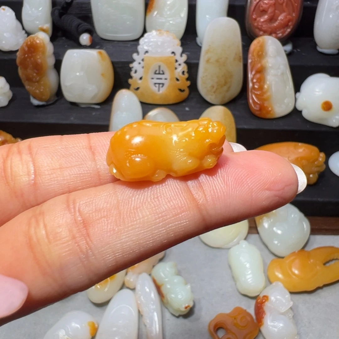 和田玉挂件未镶嵌