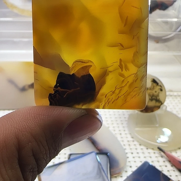 玛瑙/玉髓未镶嵌珠宝奇石