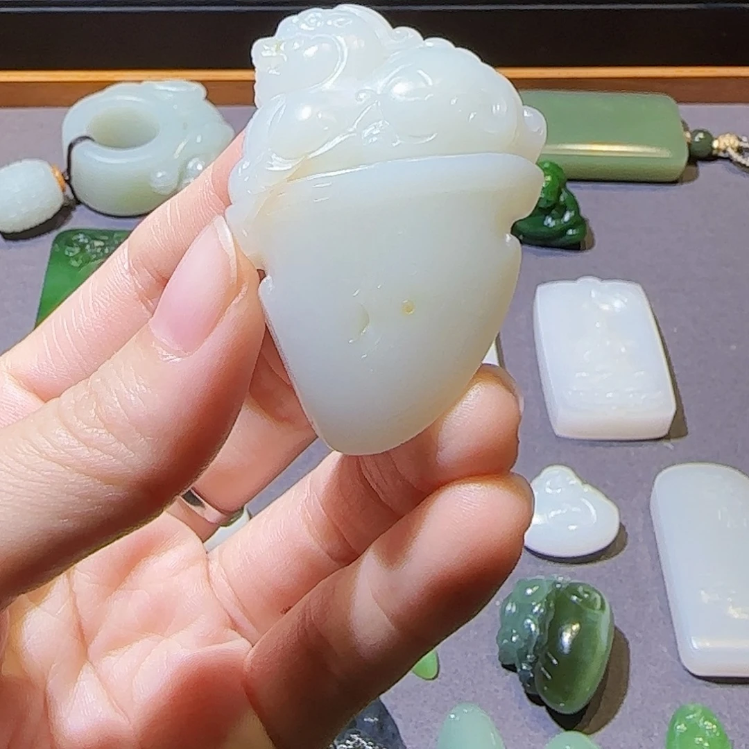 和田玉未镶嵌颈饰