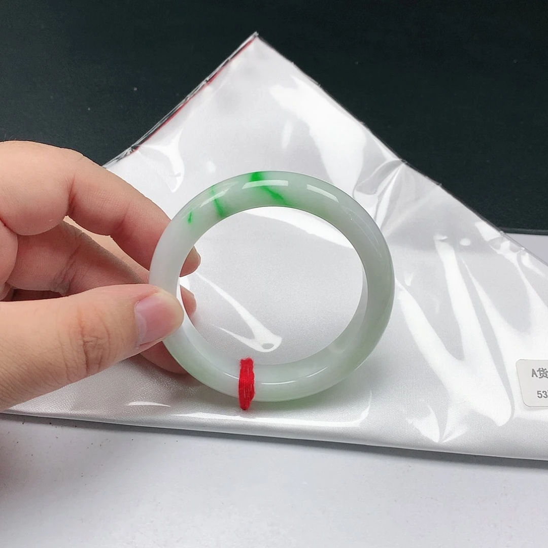 翡翠手镯未镶嵌翡翠321