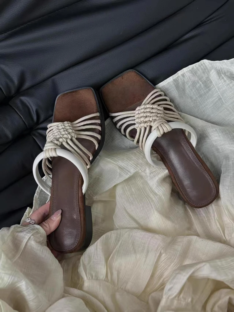 羊皮版~手工编织露趾一字带拖鞋女夏季新款外穿粗跟度假休闲凉拖