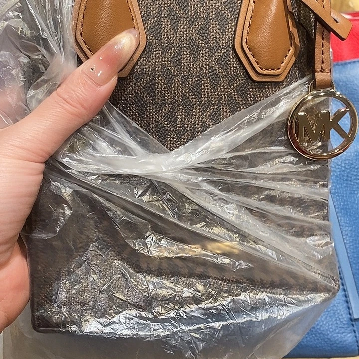 丽***雨花岗石铁合金香水沐浴露持久留香时间