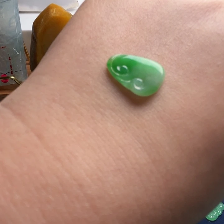 舒***景翡翠未镶嵌颈饰天然翡翠