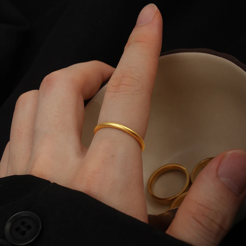 铜合金塑料戒指简约素圈戒指女小众百搭设计食指戒复古时尚轻奢气