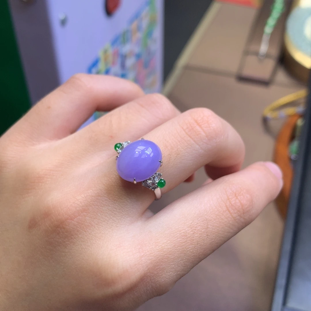 翡翠18K金镶嵌颈饰翡翠