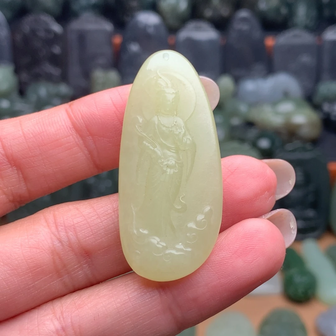 起***颈饰未镶嵌和田玉