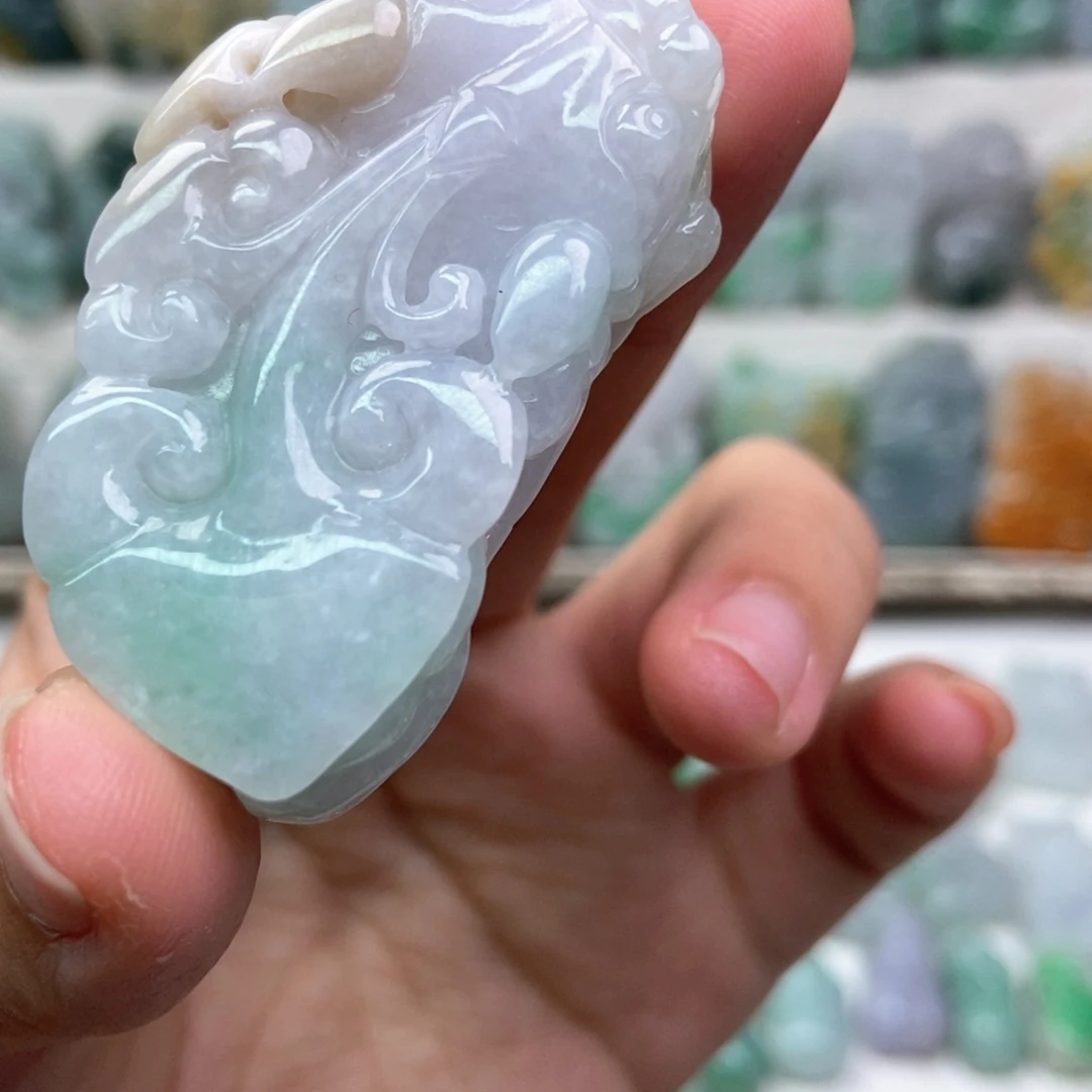 翡翠未镶嵌吊坠(赠链)口含珠