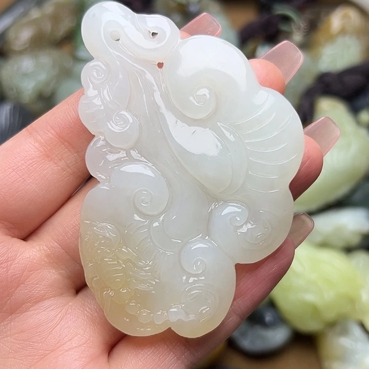 酥***苏未镶嵌和田玉挂件