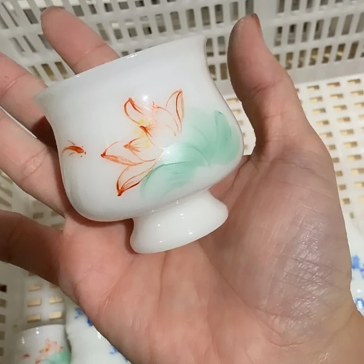 璞玉手绘釉上彩高脚杯荷花