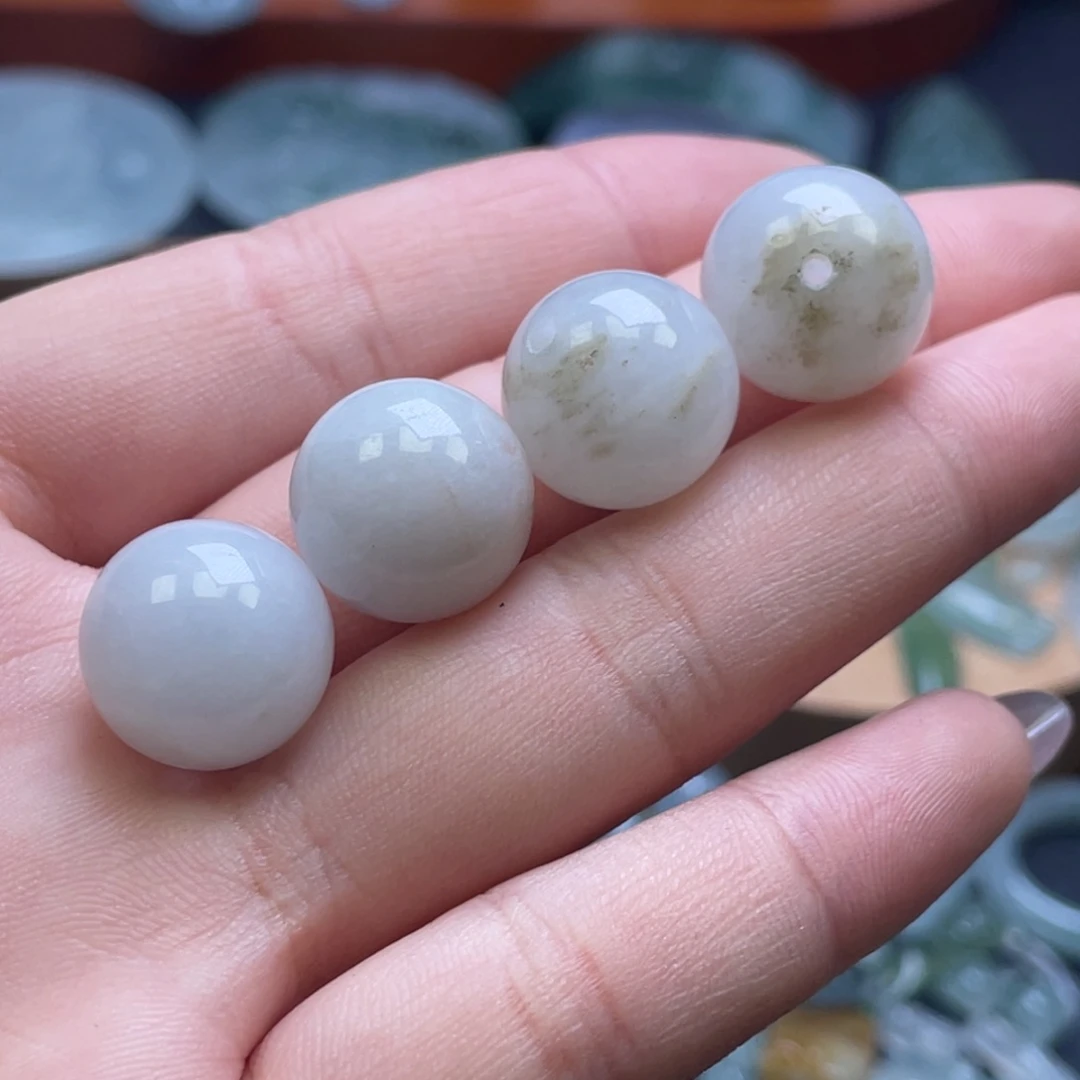 颈饰未镶嵌翡翠翡翠（有纹）