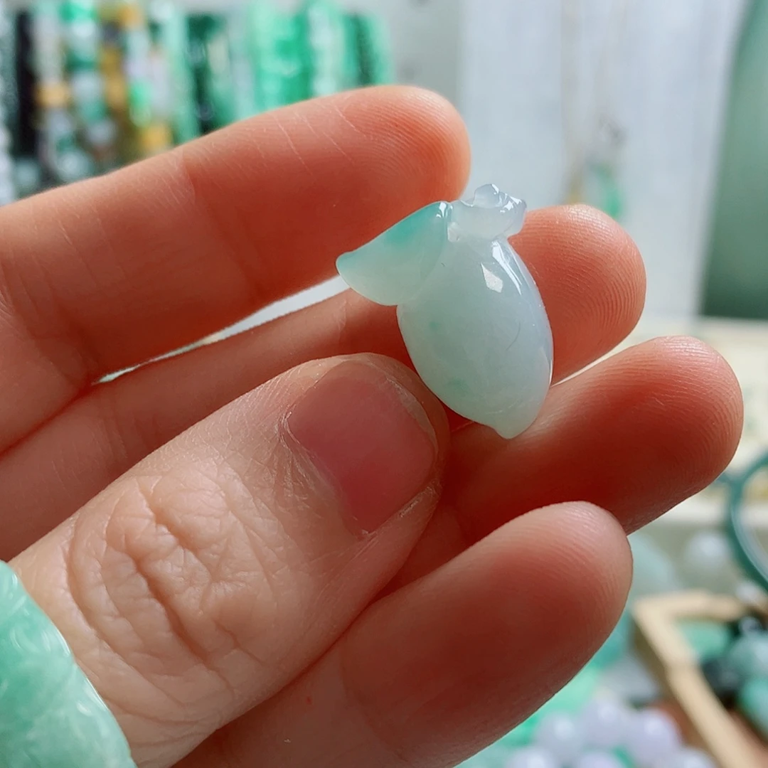 翡翠未镶嵌颈饰35