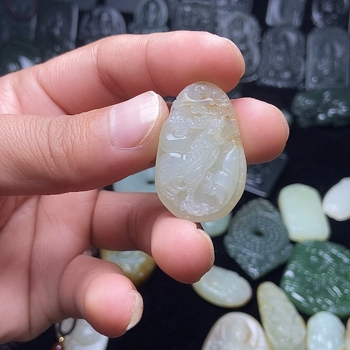 颈饰未镶嵌和田玉