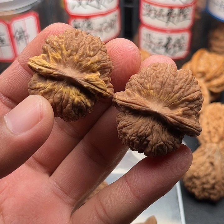 文玩核桃把件血麒麟