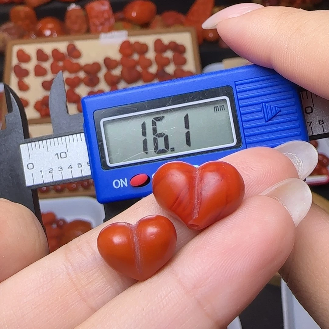 南红玛瑙未镶嵌颈饰