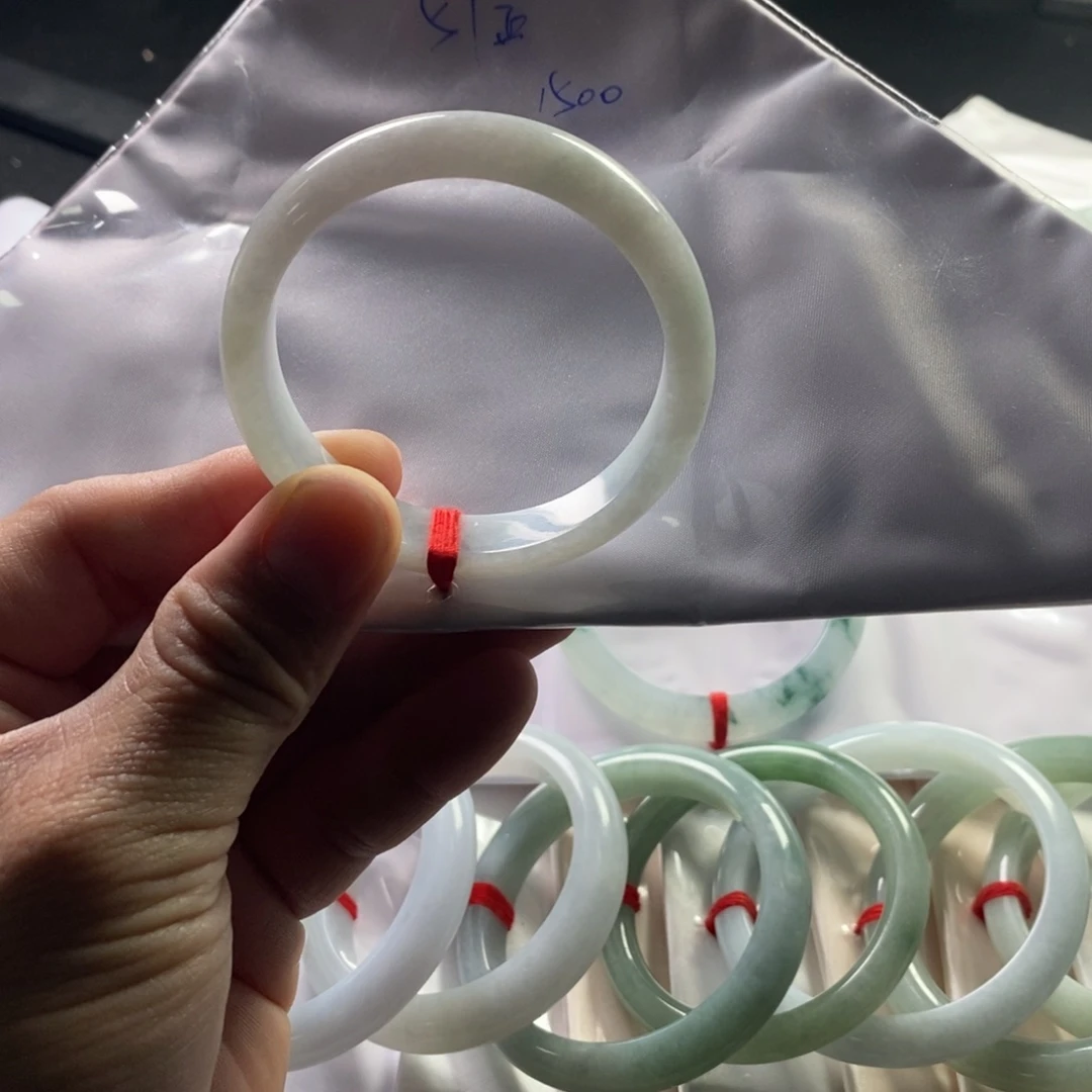 翡翠未镶嵌手镯翡翠手镯