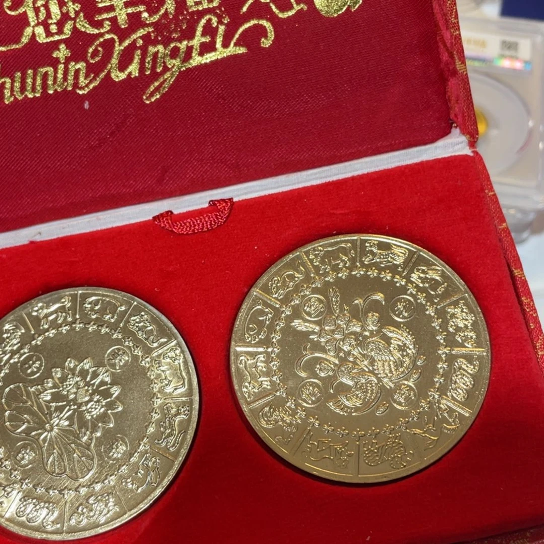 其他普通金属一对鸳鸯芙蓉章带盒