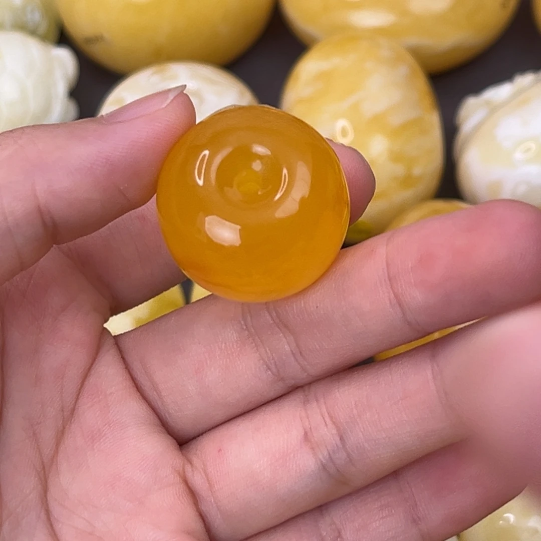 人***戏未镶嵌琥珀裸石墩子