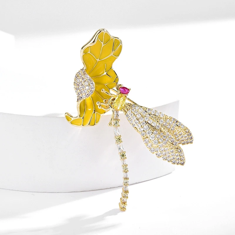 铜合金锆石胸针 百搭胸花30764设计师小众滴油荷叶胸针轻奢高档