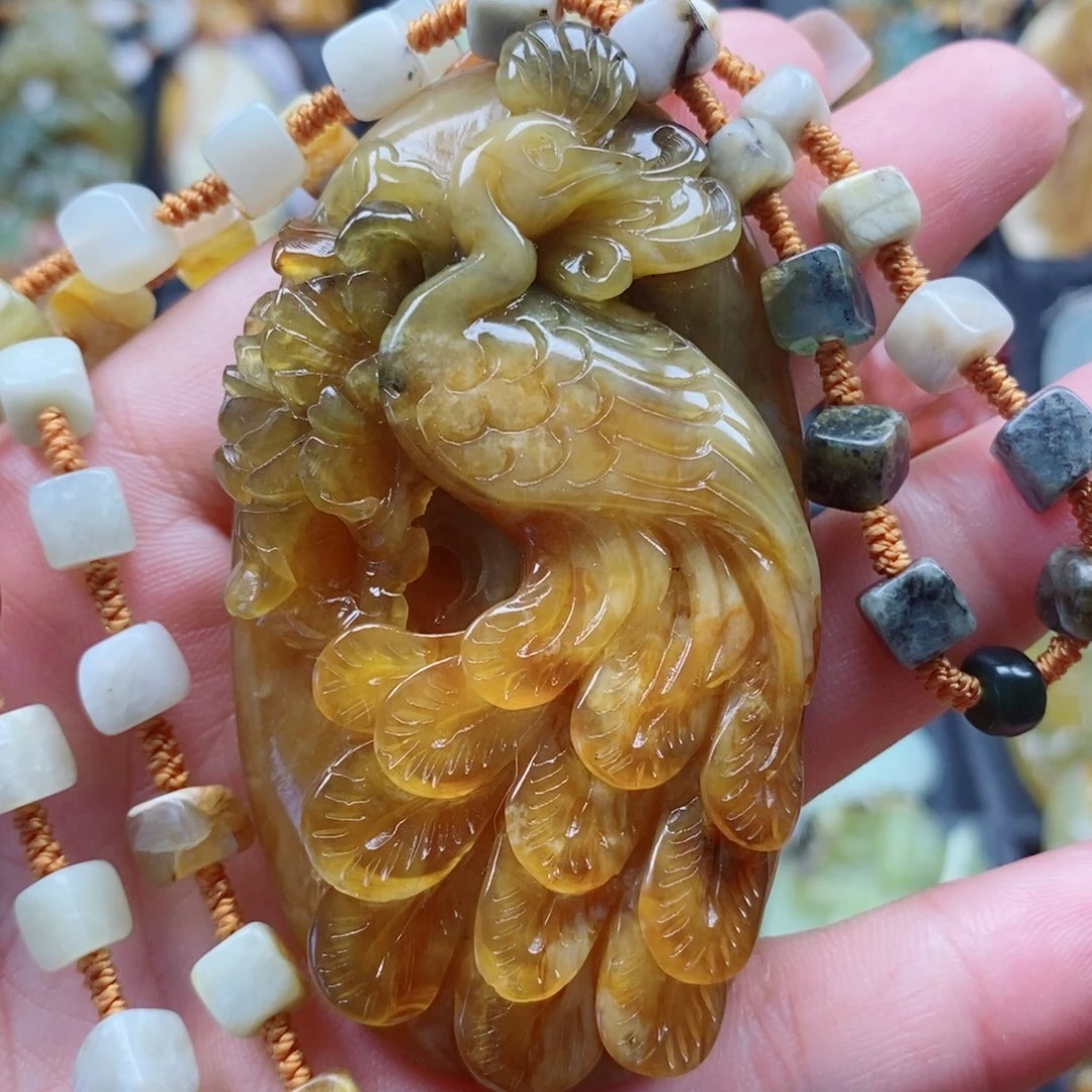 蛇纹石玉未镶嵌颈饰
