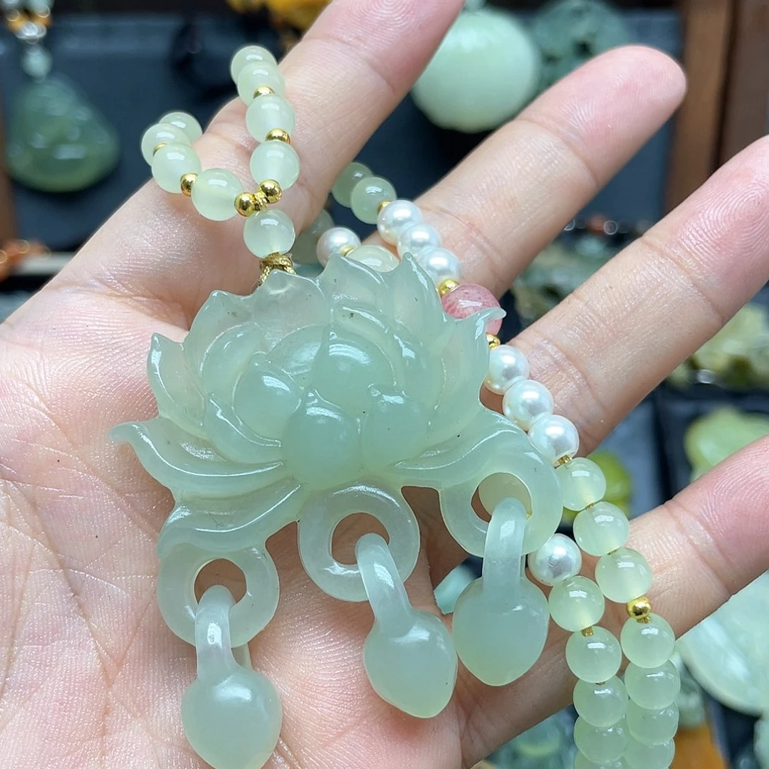 未镶嵌蛇纹石玉颈饰