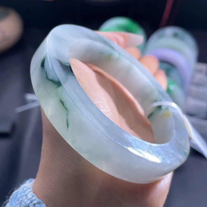 未镶嵌翡翠手镯定制翡翠