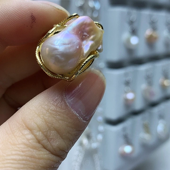 巴洛克未镶嵌淡水珍珠