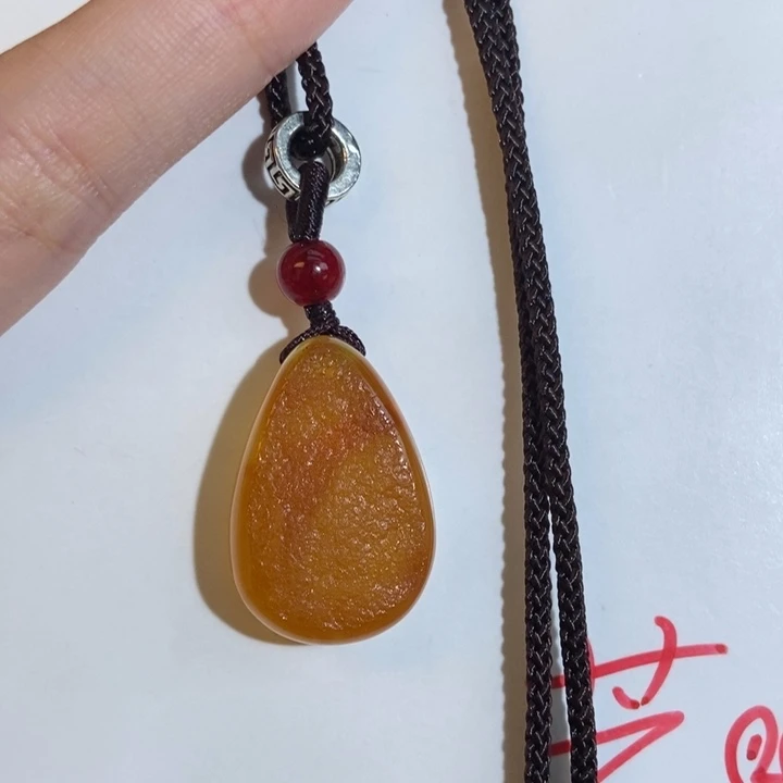未镶嵌琥珀珠宝奇石