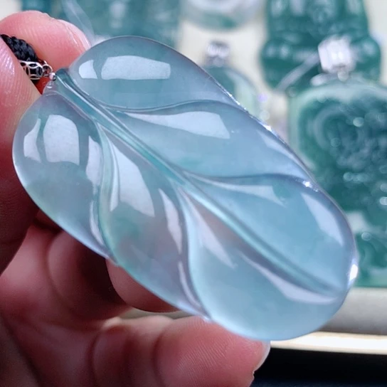 【闪购商品】翡翠颈饰18K金镶嵌天然翡翠