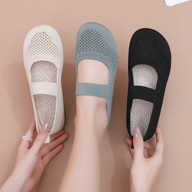 2025春妈妈鞋中老年女鞋平底单鞋夏天透气凉鞋软底防滑老北京布鞋
