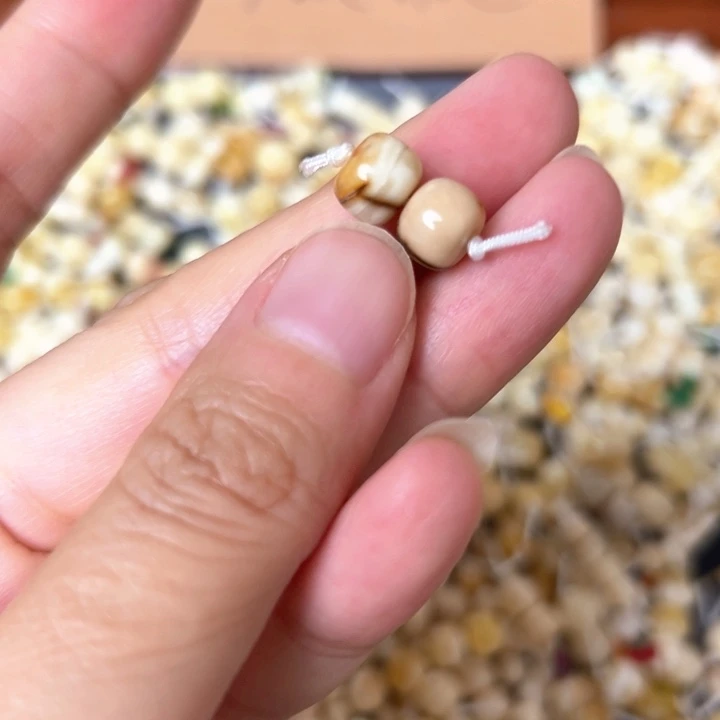 蜜蜡未镶嵌裸石8mm一对