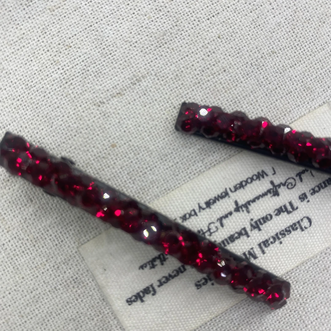 韩国 东大门 高级施华洛满钻红色一字夹鸭嘴夹（一对）