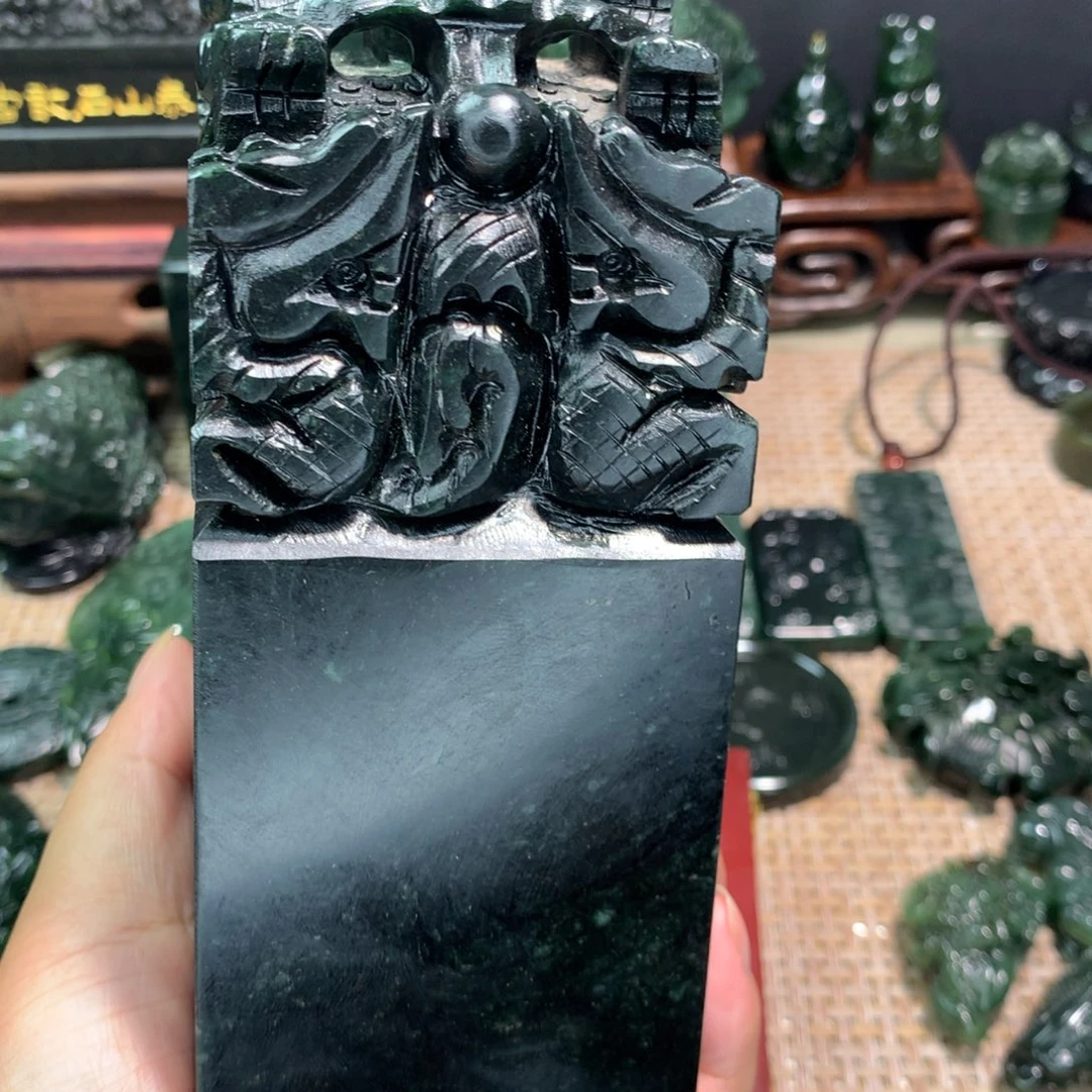 泰山玉龙印章摆件