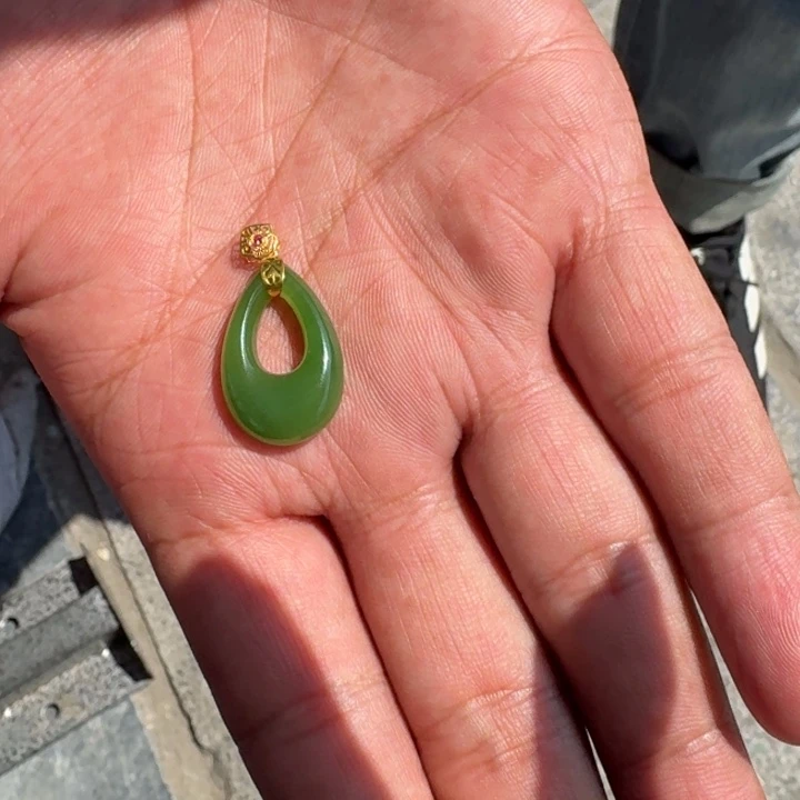 和田玉18K金镶嵌颈饰