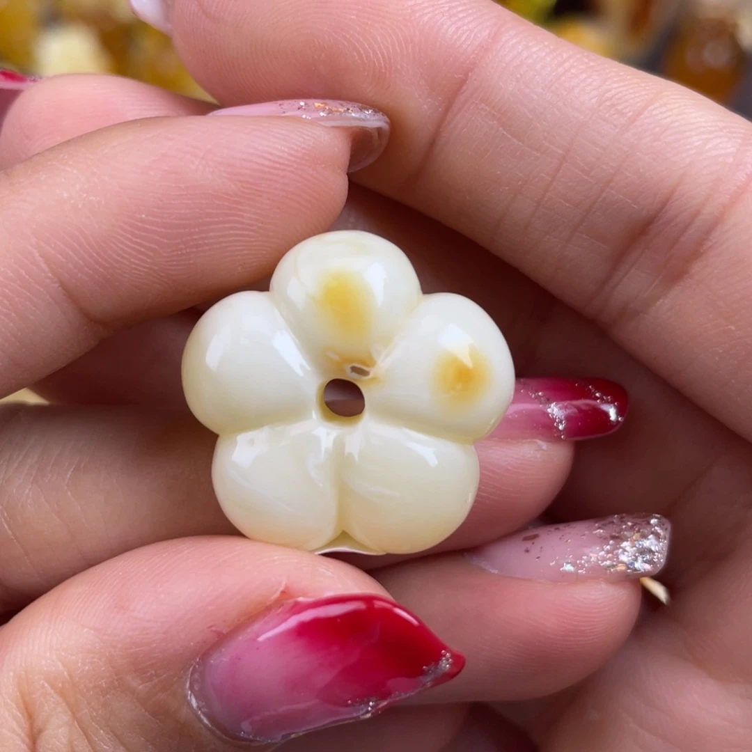 琥珀裸石未镶嵌蜜蜡